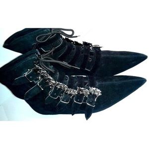 MAJOR IN SEARCH OF// ISO/// NEVERMIND I FOUND THEM